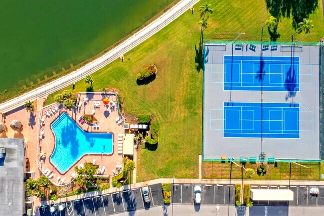 Foto del edificio - 4550 Cove Cir