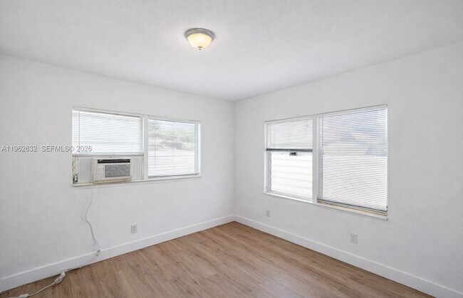 Foto del edificio - 800 83rd St