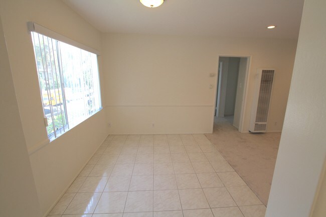 Building Photo - 1037 S Holt Ave