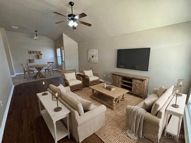 Foto del edificio - 506 Sladecek Dr