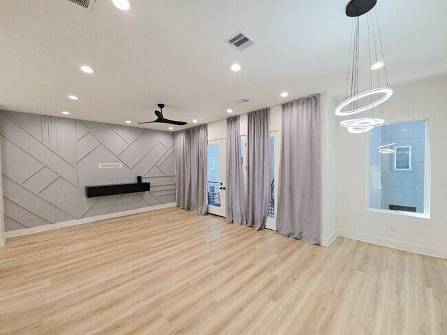 Foto del edificio - 2852 Cline St