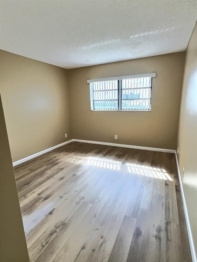 Foto del edificio - 9150 NW 38th Dr