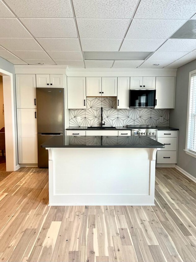 Foto principal - 1215 Shine Way