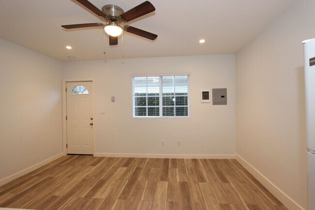 Building Photo - Charming Studio unit located in Mira Mesa available for rent NOW