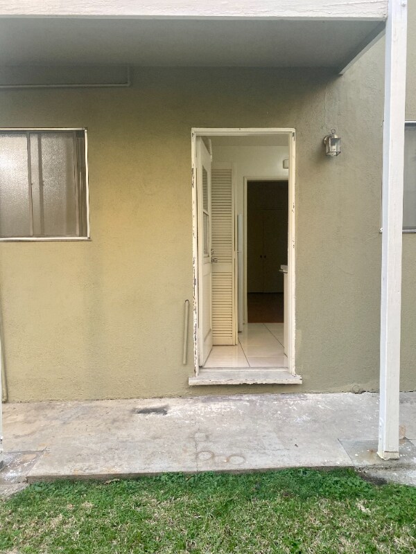 Building Photo - 544 Los Robles Ave