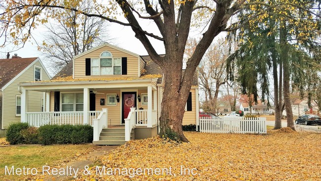 Building Photo - 128 Colonial Dr