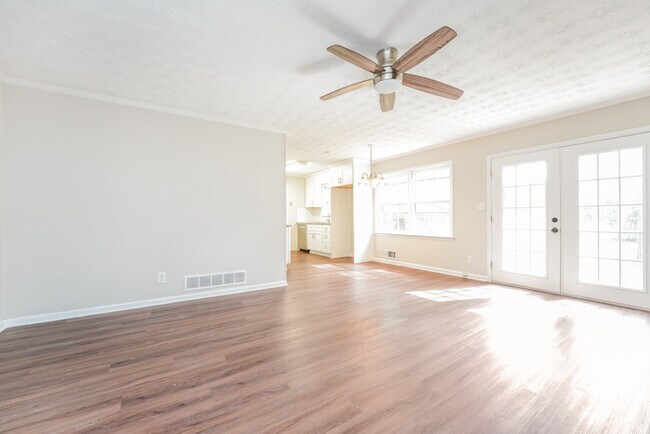 Foto del edificio - 4136 Moore Rd