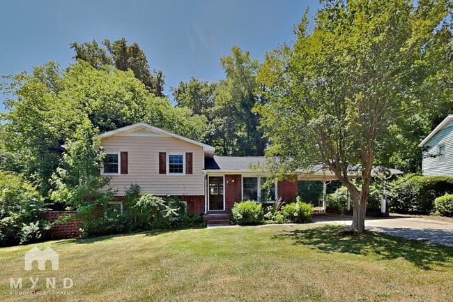 Building Photo - 2901 Newark Dr
