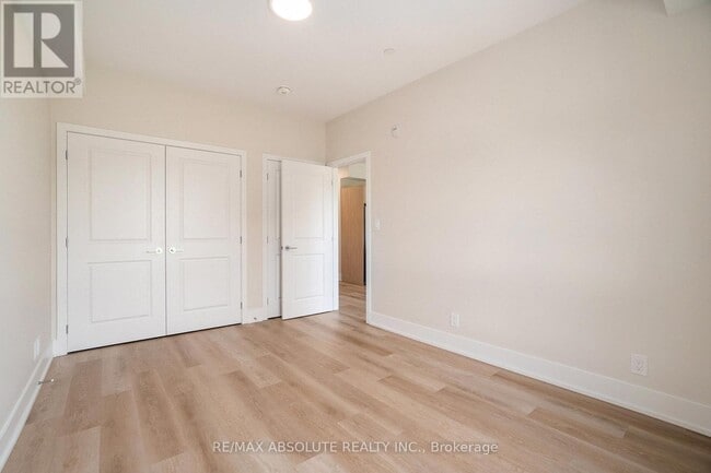 Building Photo - 412 - 12B THOMAS STREET S