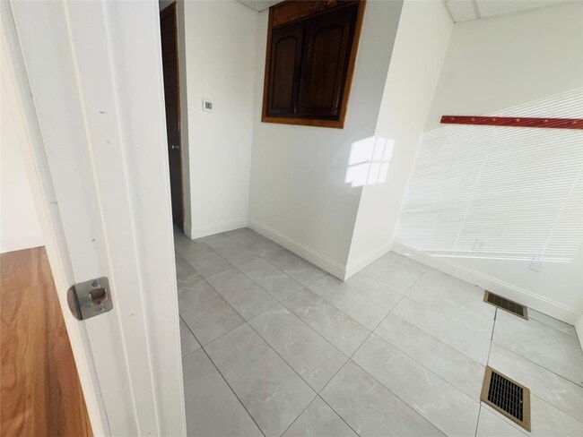 Foto del edificio - 157 Harry L Dr