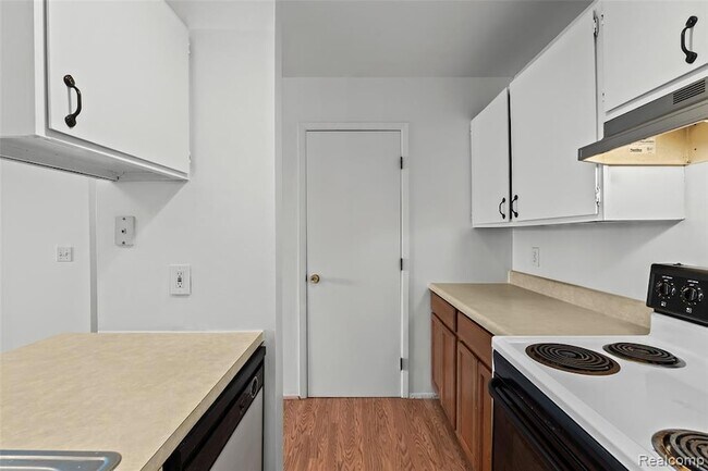 Foto del edificio - 8709 Candlewood Trail