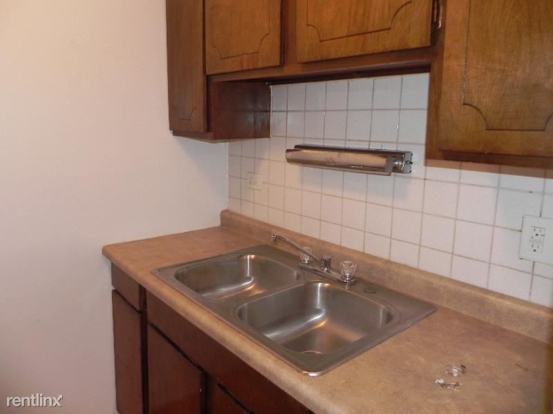 Primary Photo - 639 W Grace St