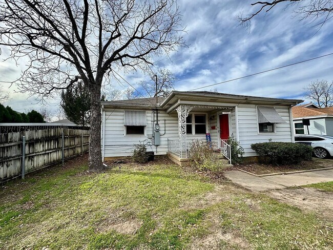 Building Photo - 2204 Tierney Rd