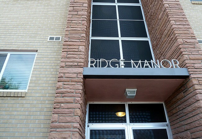 Foto del edificio - 3720 Yukon Ct