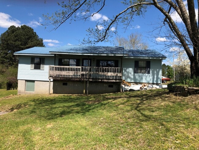 Building Photo - 4 BDR, 2 BA + Bonus Room + Garage + Huge Lot