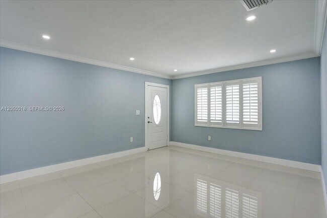 Foto del edificio - 1744 SW 21st St