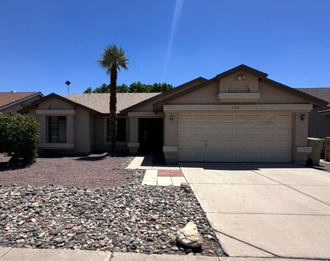 Building Photo - Freshly Painted Glendale Home