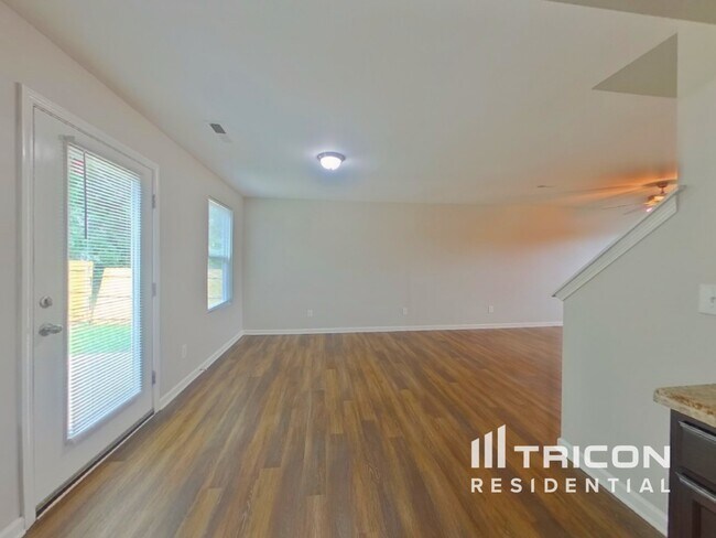 Foto del edificio - 1232 Matheson Ave