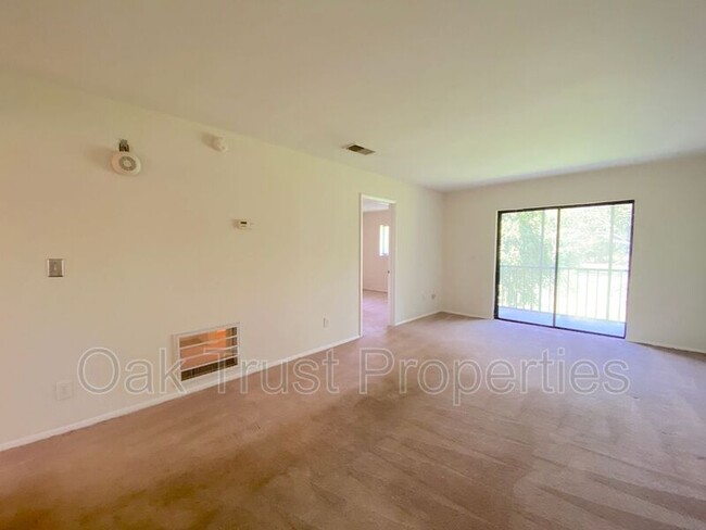 Building Photo - 2935 Dove Haven Ct