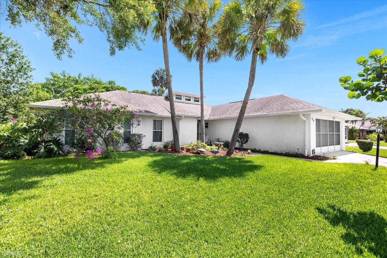 Primary Photo - 3 br, 2 bath House - 313 R Evergreen Stree...