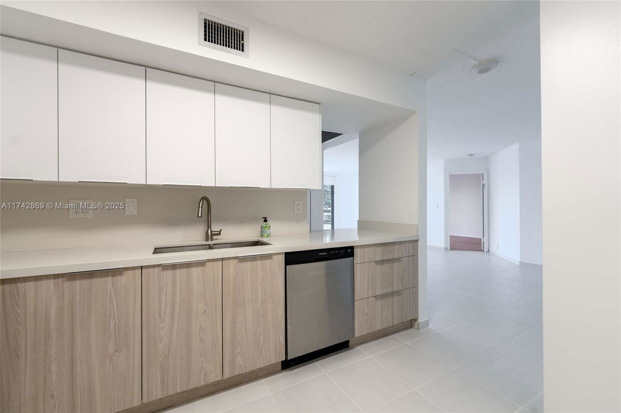 Photo - 19101 Northeast 36th Place Apt #304, Aventura, FL 33180 - 2 BR 2 BA condo