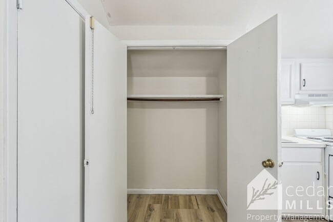 Foto del edificio - 1728 N Hillside St