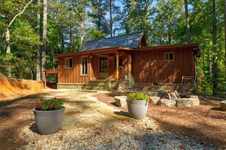 Building Photo - 250 Lovell Ln