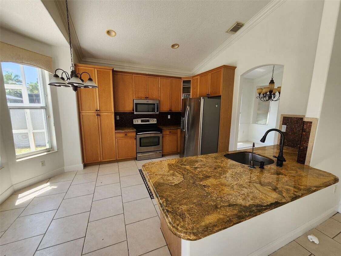 Foto principal - 18841 SW 29th Ct