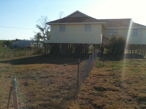 Building Photo - 18991 Hilltop Ln