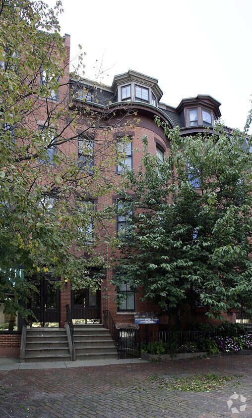 Primary Photo - Maverick Suites South End