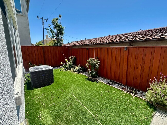 Foto del edificio - Luxurious 3 Bedroom 2.5 Bath in Hayward