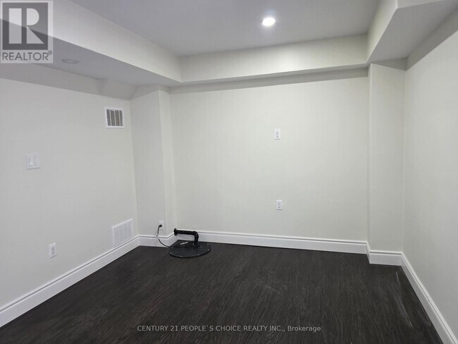 Photo du bâtiment - 26 Openbay Gardens