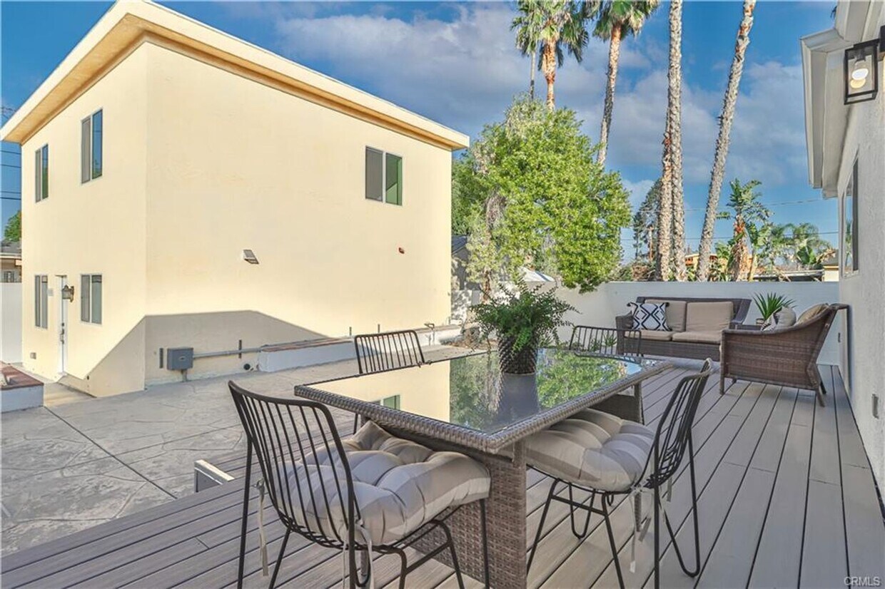 Foto del edificio - Modern 3-Bed/3-Bath Townhome
