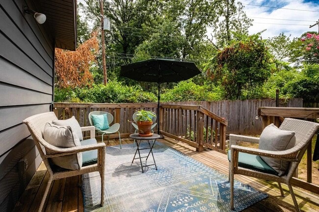 Building Photo - 2100 Durwood Rd