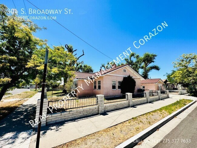Building Photo - Central Fallon 3 bedroom home w/ AC and la...