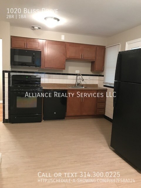 Building Photo - 1020 Bliss Dr