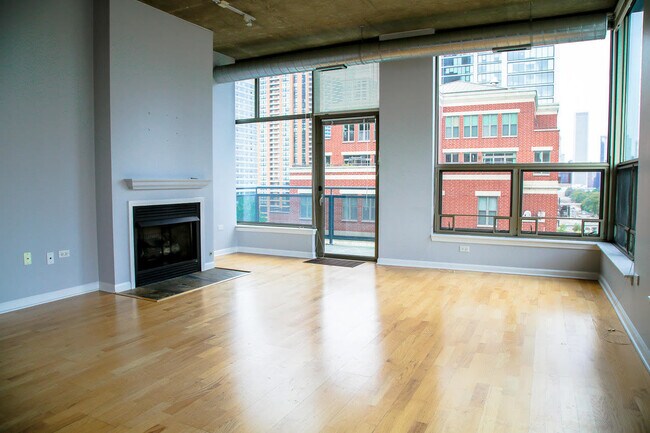 Building Photo - 125 E 13th St
