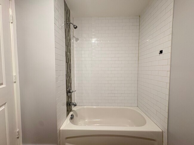233 MLK #1R — photo 7 of 10