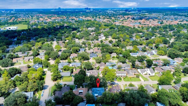 Foto del edificio - 14115 Wickersham Ln