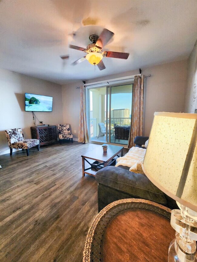 Foto del edificio - 11800 Front Beach Rd