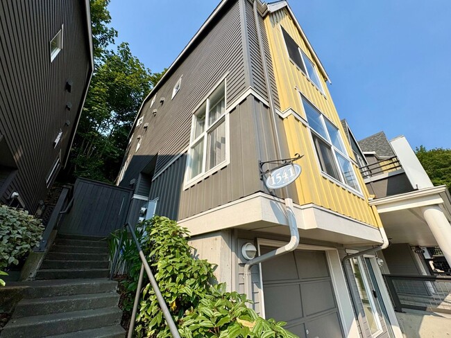 Building Photo - 1541 Cherrylane Pl S