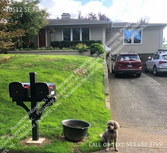 Photo - 10512 SE Rex St House