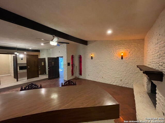 Building Photo - 315 Hillcrest Dr