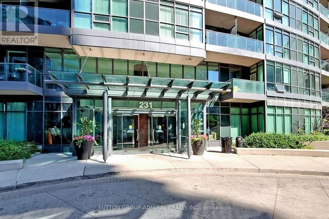 Building Photo - 231 Fort York Blvd