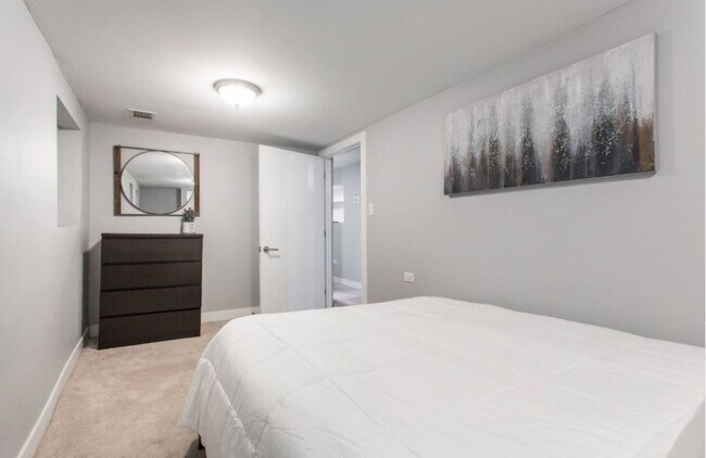 Foto del edificio - 1431 N Springfield Ave