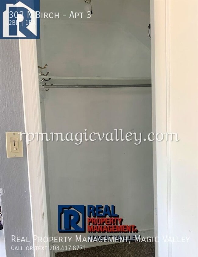 Building Photo - 302 N Birch-Apt 3