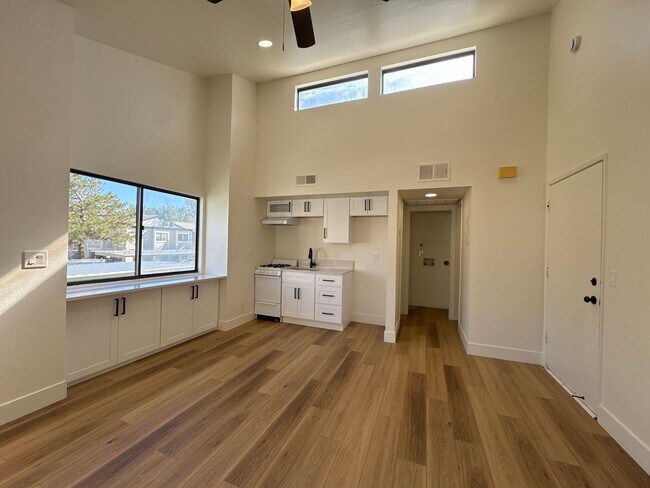 Building Photo - Newly Remodeled Studio in Sparks! Availabl...