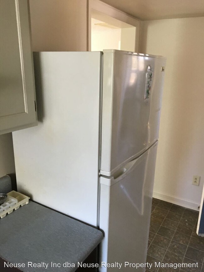 Building Photo - 1 br, 1 bath House - 802 N B Street #2
