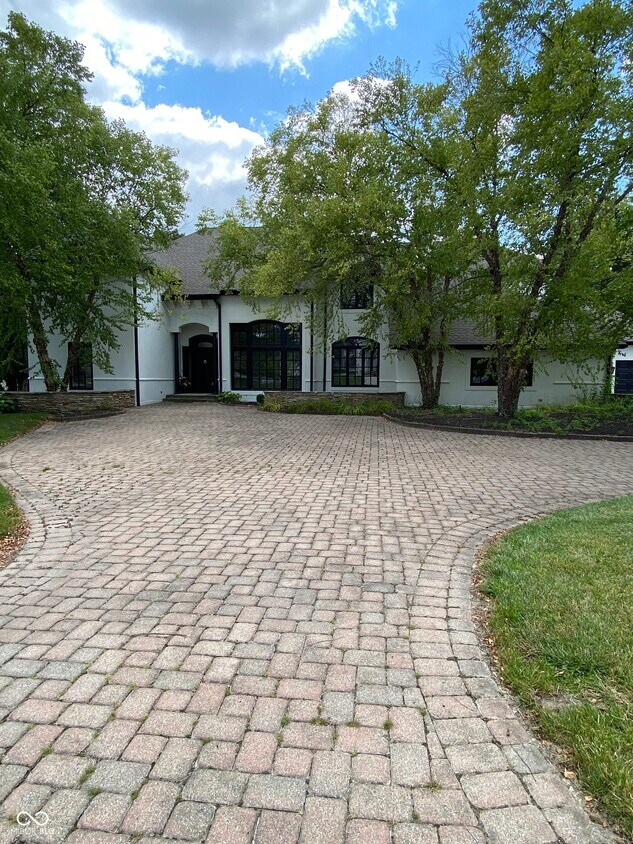 Primary Photo - 729 Mayfair Ln