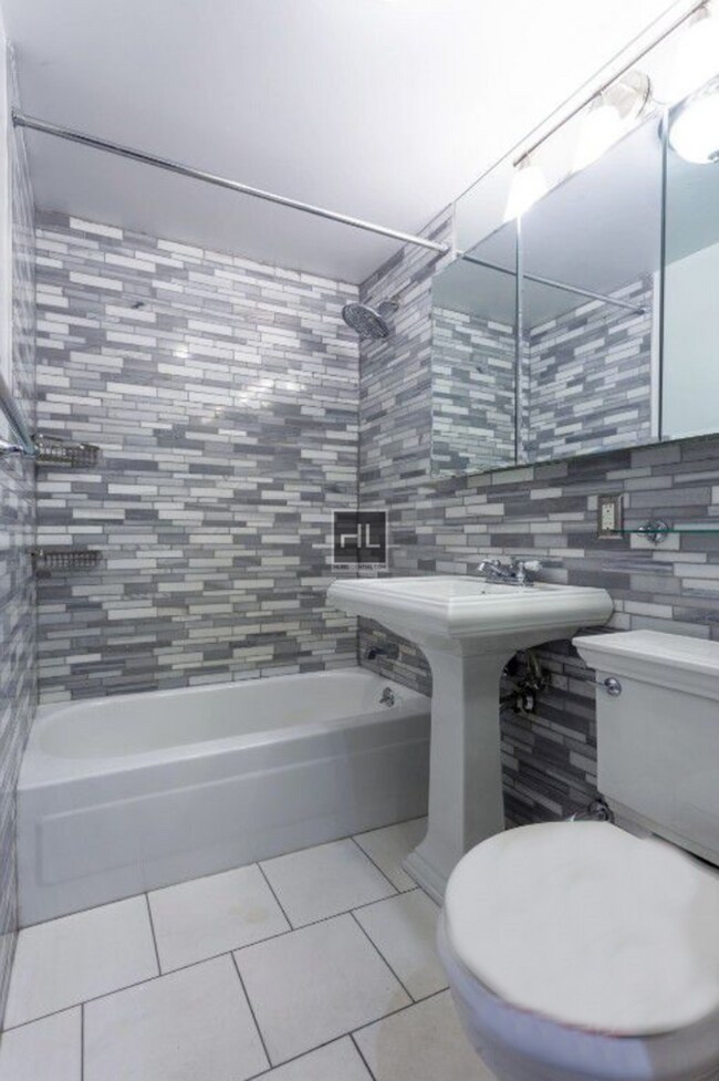 Foto del edificio - W 14TH ST.